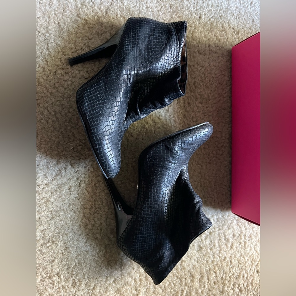 Betsey Johnson black booties